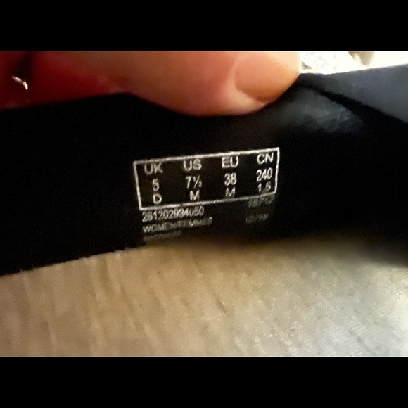 Clarks Cloud Steppers, Size 7.5 - Picture 4 of 6